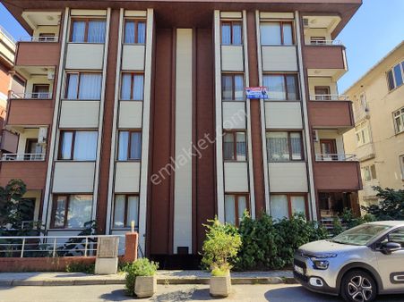 Acıbadem Yaprak Sokak’ta Ferah Ve Yatırımlık 4+1 Daire