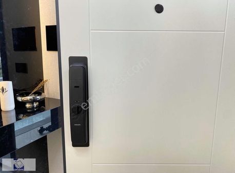 Servergazi Mahallesinde Satılık 4,5+1 Havuzlu Daire