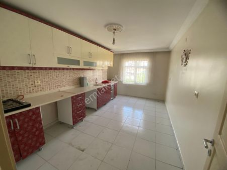 Eryaman Güzelkentte Zemin+ Üç Katlı Dört Daireden Oluşan Satılık Bina