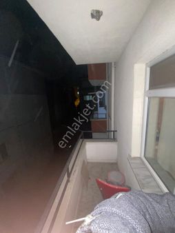 Aktif Emlak Tan Peçenek Cadde Üzeri 3+1 Ara Katta Satılık Daire Salon Bağımsız