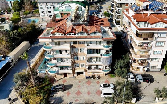 Büyükhasbahçe'de Satılık Havuzlu 2+1 Daire