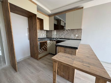 Ty'den F.çakmakta Satılık Ara Kat Sıfır Yapılı Yatırıma Uygun 2+1 Amerikan Mutfak Daire