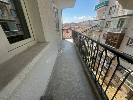 Keçiören Etlik A.eğlence 3.kat Konumunda 110 M2 Kiralık