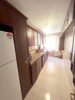 Fatih Emlak Tan 2 Kat 3+1 Otopaklı Daire Metro Metrobuse Yakın