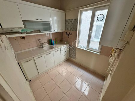 Gata Hastanesi Yakını Aşağı Eğlence'de 3+1 Katta Ön Cephe Daire