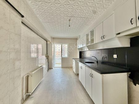 Çiftçioğullarından Hastane Yakını Site İçerisinde Asansörlü 3+1