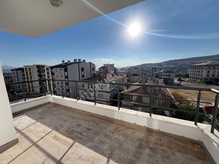 Erkilet General Emir Mah. 2+1 Sıfır Kombili Lüks Daire