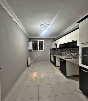 Esenyurt Mehmet Akif Ersoy Mah Metrobüs Yürümre Masefese Kiraılık 2+1 Bahçe Kat