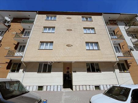 Kr Unıty'den Emek Mahallesinde Satılık 3+1 Fırsat Daire