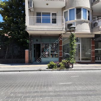Şehrin Merkezi Nakliye Caddesinde 30 M2 Kullanışlı İşyeri