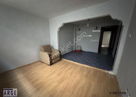 Hırka-i Şerif Mahallesi 1+1 Bahçe Kat Satılık Daire