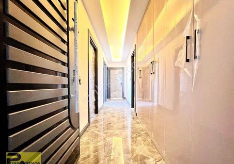 Antalya Merkezde 2+1 Lüks Yapım Satılık Daire