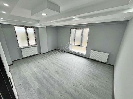 Az-er Yapıdan Yunus Emre Mahallesinde İskanlı Satılık 3+1 Daire!