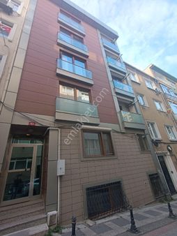 Kadıköy Merkezde Genç Binada Tapu Komisyon Masrafı Dahil Satılık Daire