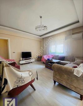 Foça Bağarası Merkezi Konumlu 2+1 Teraslı Kapalı Mutfak Daire