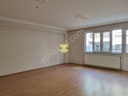 Hb'den 3+1 Satılık Daire, Cumhuriyet Mah'de Ara Kat Otoparklı