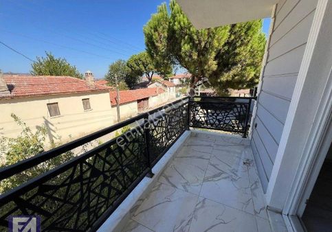 Foça Bağarası'nda Kapalı Mutfak Daire