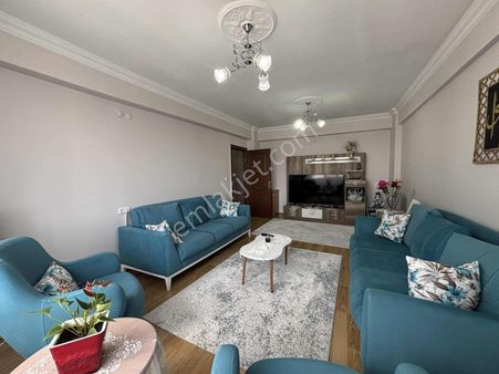 **yeşiltepe Mahallesinde Satılık 3+1 Ebeveyn Banyolu Daire**