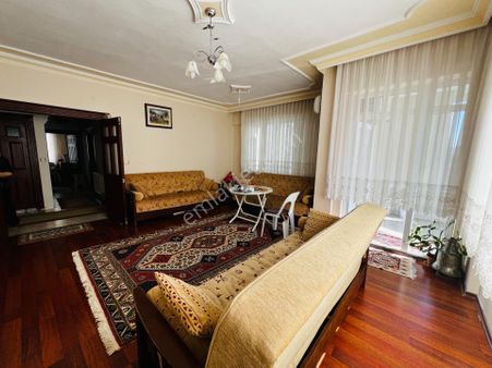 Süper Konumda Kombili Ayrı Mutfaklı Geniş 3+1 Daire