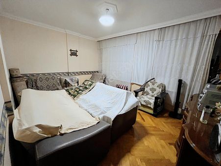 Kurtuluş Mahallesinde Pazar Yeri Yanında Satılık 3+1 Daire