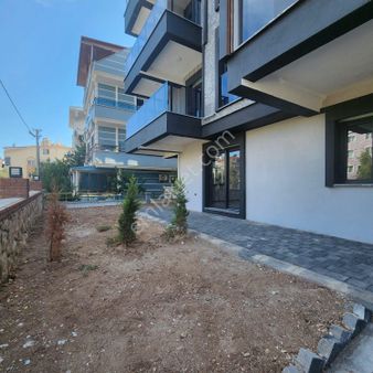 Sıfır Bina İçinde Çift Cephe Çok Geniş Bahçe Kullanımlı 2+1daire