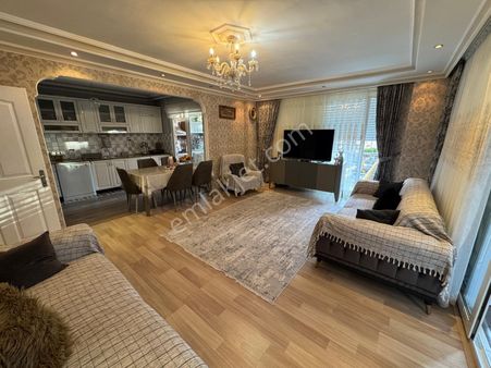 Alanya Mahmutlar'da Arakat Güney Cepheli Merkezi Konumda 3 Balkonlu Satılık 2+1 Daire !