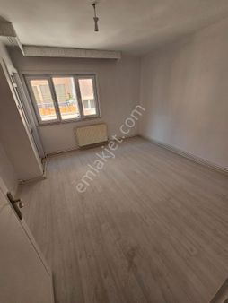 Sivas Yıldız Gayrimenkul'den 3+1 Aydoğan Mahalle Fırsat Kiralık Daire!