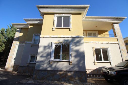 Aksaray Y. Emre Mahallesi Site İçinde Kiralık 3+1 Dubleks Villa