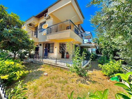 Kuşadasında Plaja Ve Büyük Avm'ye Çok Yakın 3+1 Bahçeli Yazlık