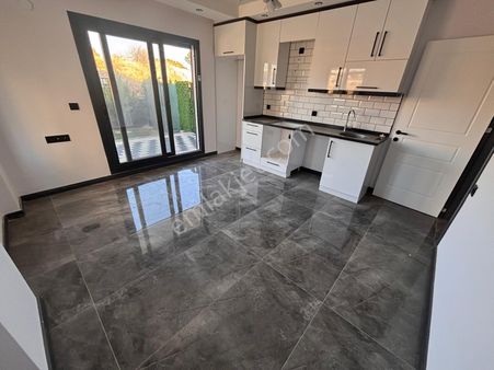 Aydın Didim De Havuzlu 2 Bloklu Sitede Giriş Kat 2+1 Açık Mutfaklı Daire Satılık