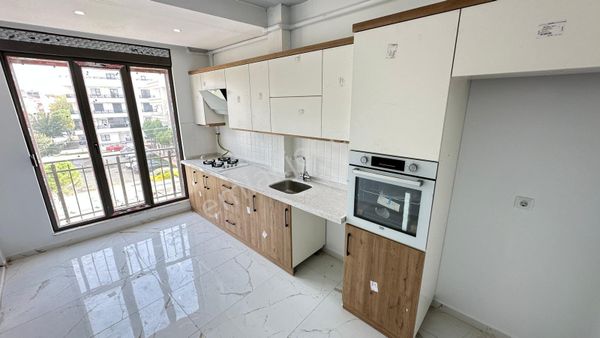 Cantan Emlaktan Akçay'da Lüks Sıfır Geniş Balkonlu Fırsat Daire