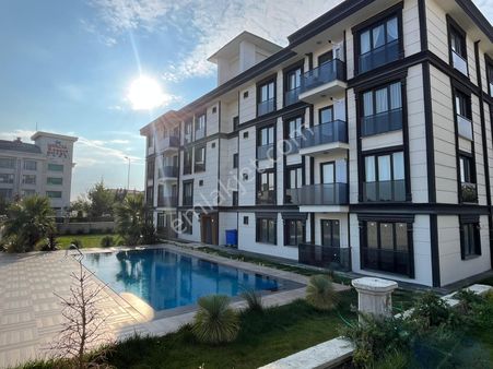 Büyükçekmece Kumburgaz'da Lüks Sitede 3+1 Havuzlu Kiralık Daire
