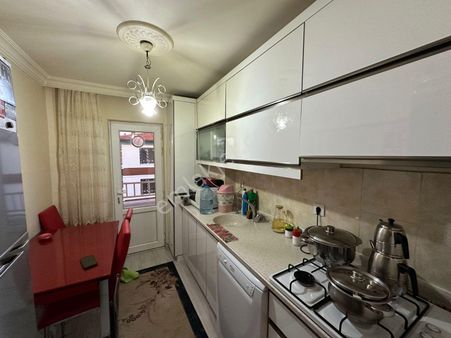 Atapark Mahallesi'nde Cadde Üzeri 3+1 Fırsat Dairesi!