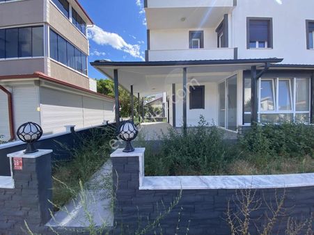 Dağlı Gayrimenkul'den Denize 100 Metre Fırsat Villa