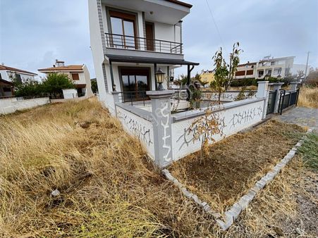 Dağlı Gayrimenkul'den 3+1 Sıfır Denize Yürüme Mesafesi