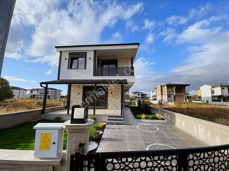 Dağlı Gayrimenkul'den Sahilde 3+1 Müstakil Villa