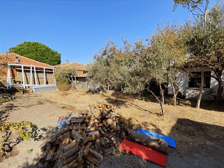 Dağlı Gayrimenkul'den Altınova'da 286 M2 Müstakil Bahçeli Ev 