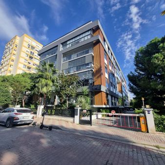 Levels Bostanlı’da Otoparklı, Asansörlü, 2 Banyolu Kiralık 3+1 Daire