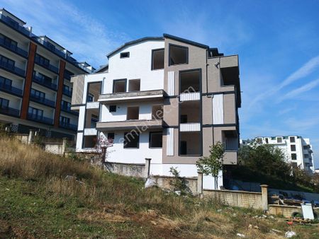 Başiskele Fatih Mah 3+1 Arakat Daire Asansörlü