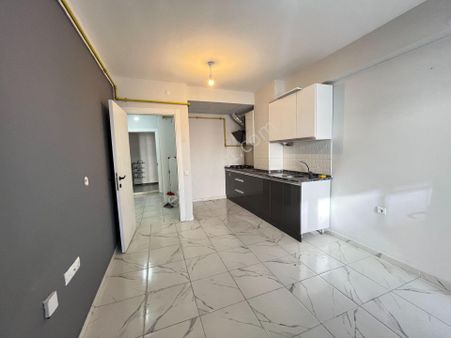 Esgyo'dan Estü, Tramvay Yakını, Asansörlü, Yerden Isıtma 1+1 Ve 2+1 Daireler