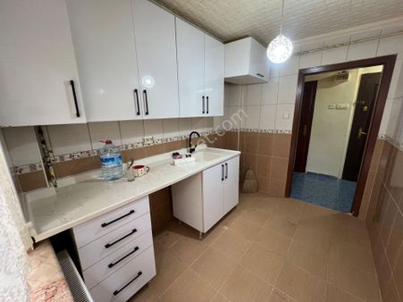 Relax'tan Ayvalı Caddesinde Kat Konumlu Balkonlu Yatırımlık 3+1