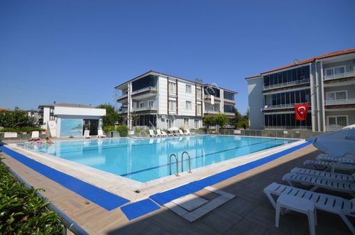 Karasu Da Özel Sitede, Havuzlu Ve Gir Taşın! 1+1 Masrafsız Daire Fırsatı