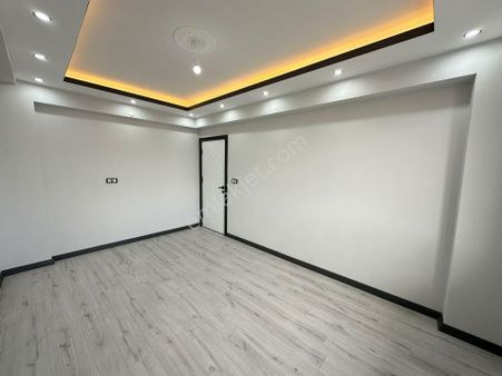 Var Gayrimenkul'den Kapaklı Mevlana'da 2+0 Giriş Kat Kupon Daire