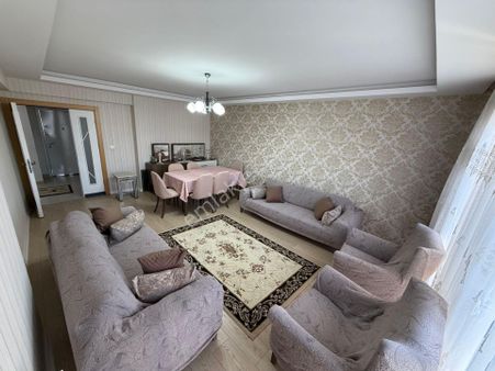 Relax'tan Ayvalı Da Site İçinde 5.kat G.batı Gyinme Odalı Kacmaz