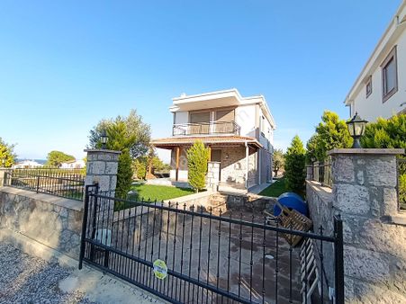 Taş Emlak'tan Cundada Deniz Manzaralı Müstakil Villa