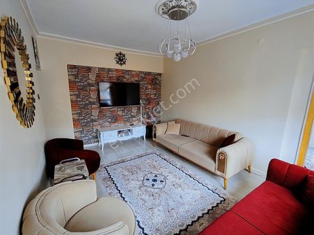 Örnek Mh Caddeye Íkí Bína Satılık 3+1 Fırsat Dairesi