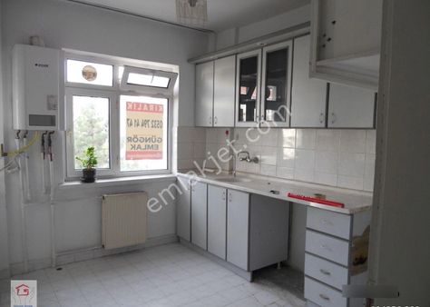 Güngör Emlak'tan Kent Koop. Mahallesinde Metro Yakını Kiralık Daire