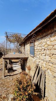 Yaylaalanda İçinde Restorasyon Olabilecek Taş Ev !!!!