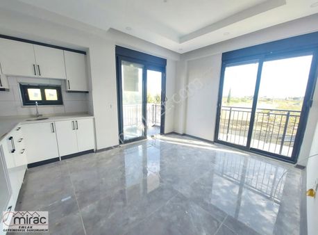 Ilıca'da Güney Cepheli 2+1 Havuzlu Daire