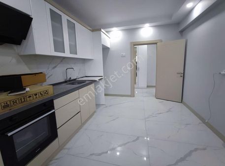 Tekirdağ Çerkezköy Cumhuriyet Mah. Tepe Mevkii Siteiçi 2+1 Daire